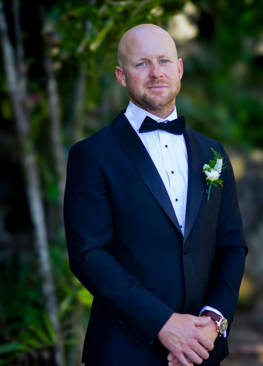 Lia & Matthew: Shangri-La Fijian - Gallery Image