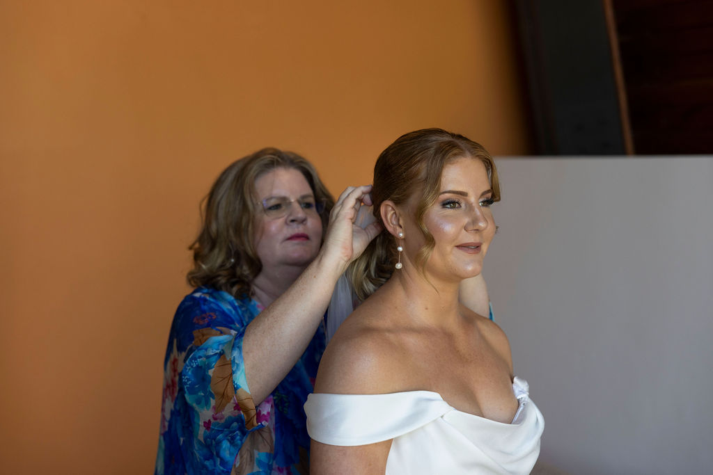 Lia & Matthew: Shangri-La Fijian - Gallery Image