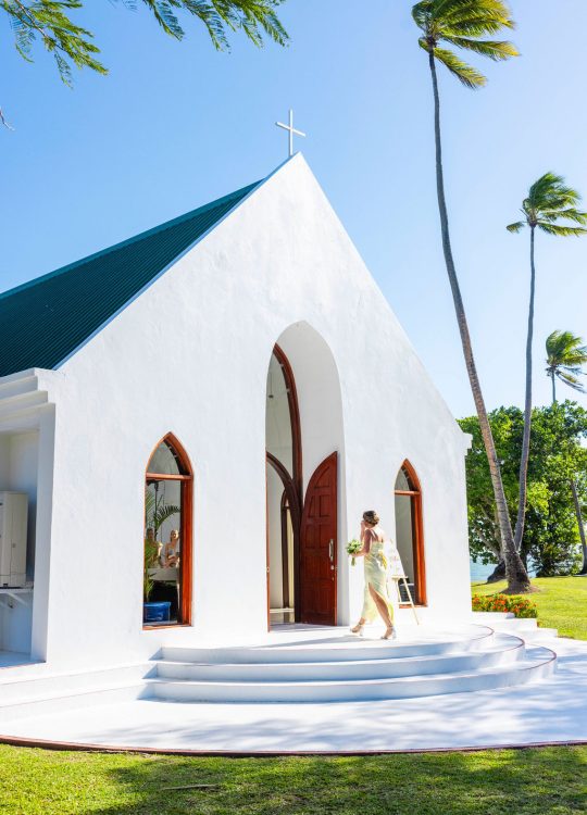 Lia & Matthew: Shangri-La Fijian - Gallery Image