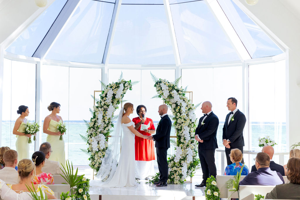 Lia & Matthew: Shangri-La Fijian - Gallery Image