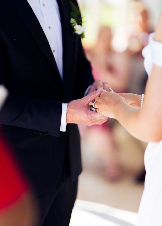 Lia & Matthew: Shangri-La Fijian - Gallery Image