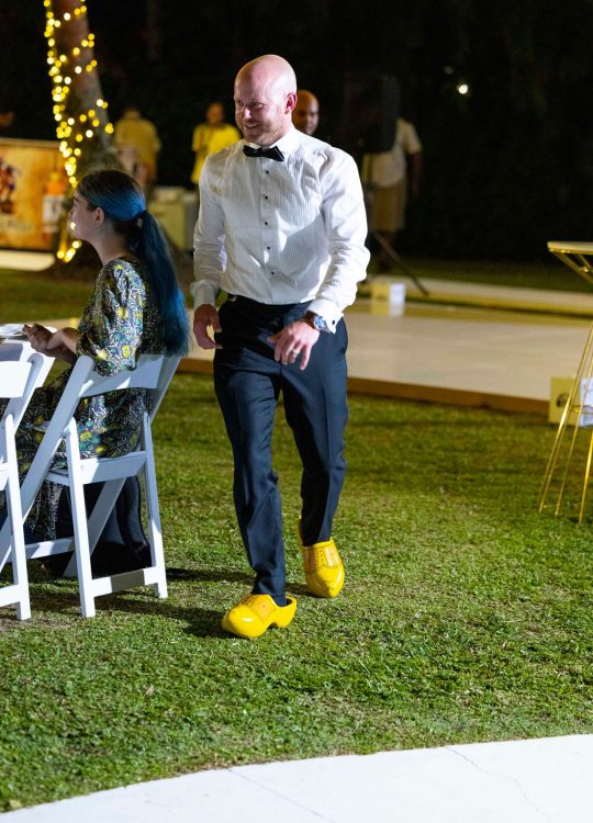 Lia & Matthew: Shangri-La Fijian - Gallery Image