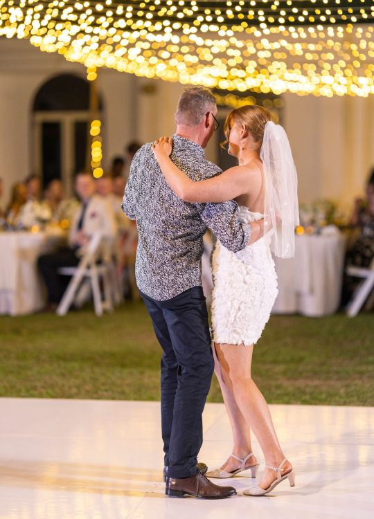 Lia & Matthew: Shangri-La Fijian - Gallery Image